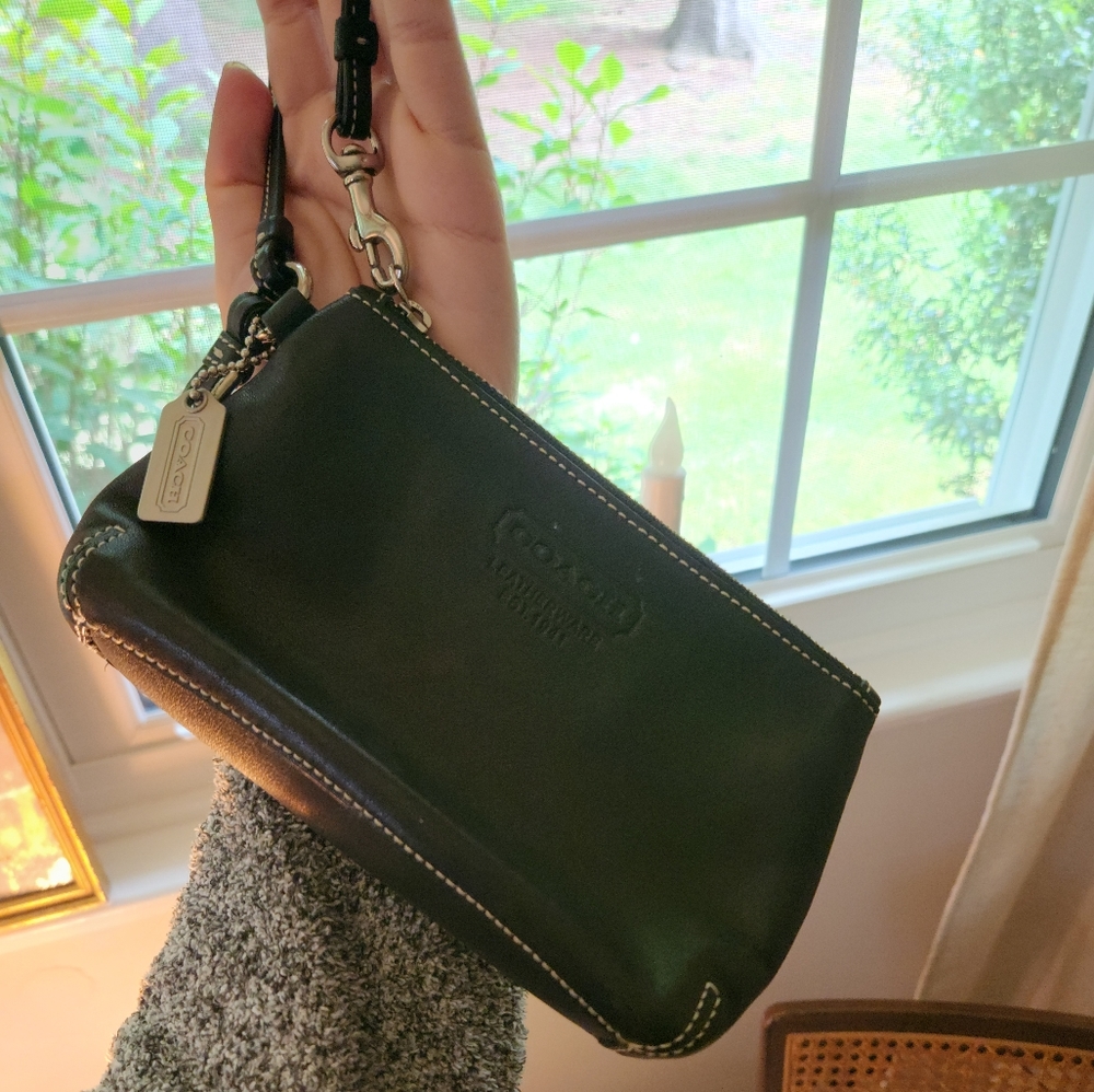 Coach wristlet - Picture 2 of 5